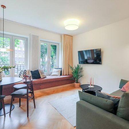 Cityscape Haven: Urban Retreat กดัญสก์ ภายนอก รูปภาพ